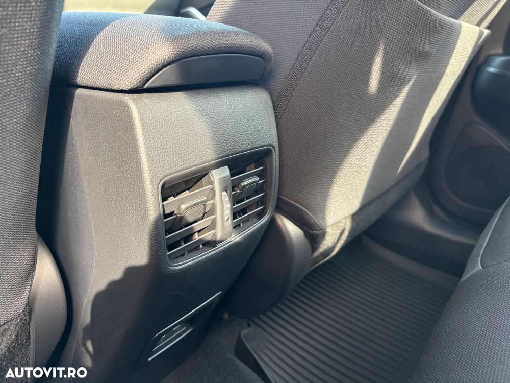 Toyota Corolla Cross - 18