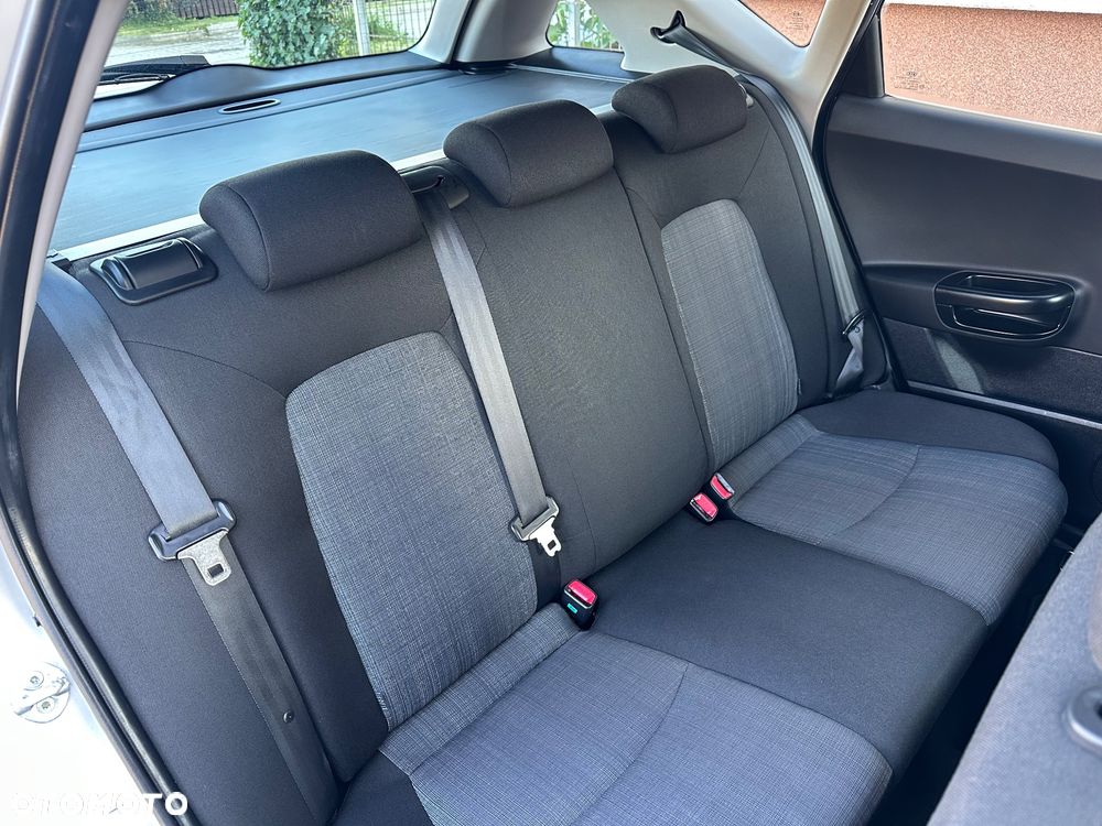 Kia Ceed - 8
