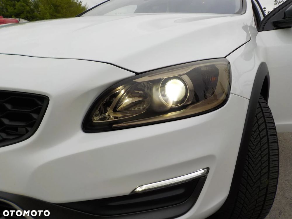Volvo V60 Cross Country T5 AWD Summum - 15
