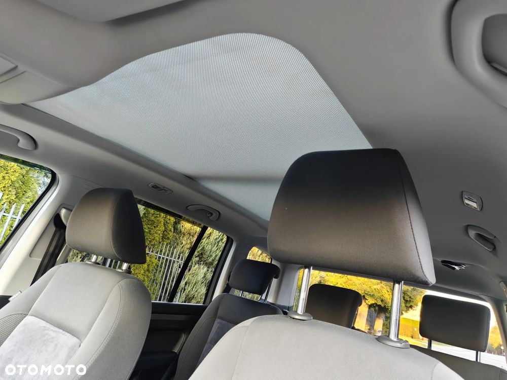 Volkswagen Touran 1.6 TDI DPF BlueMotion Technology Highline - 35