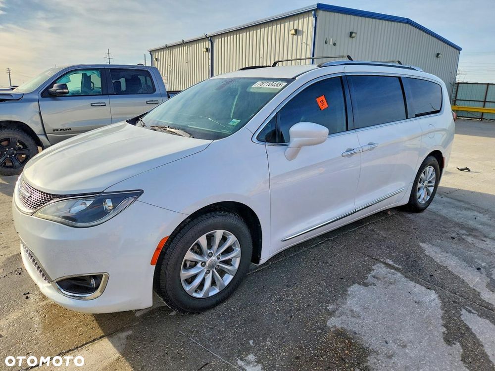 Chrysler Pacifica ver-3-3-se - 2