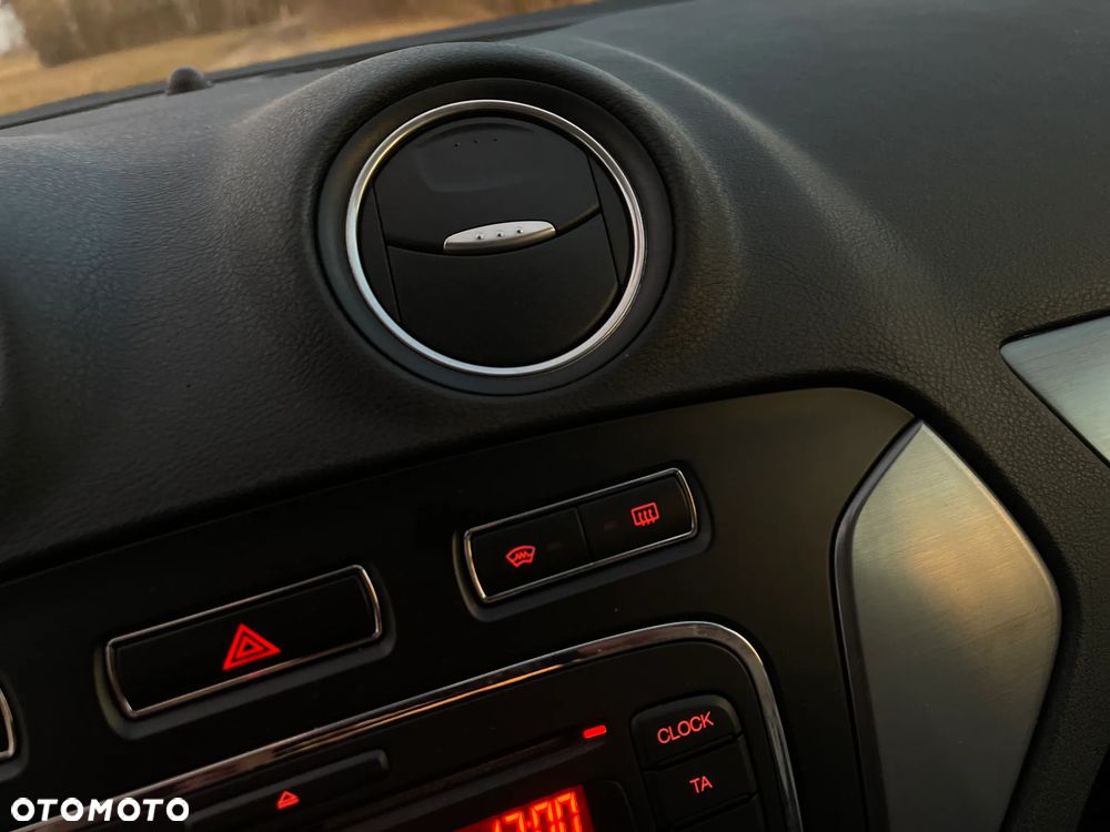 Ford Mondeo - 13
