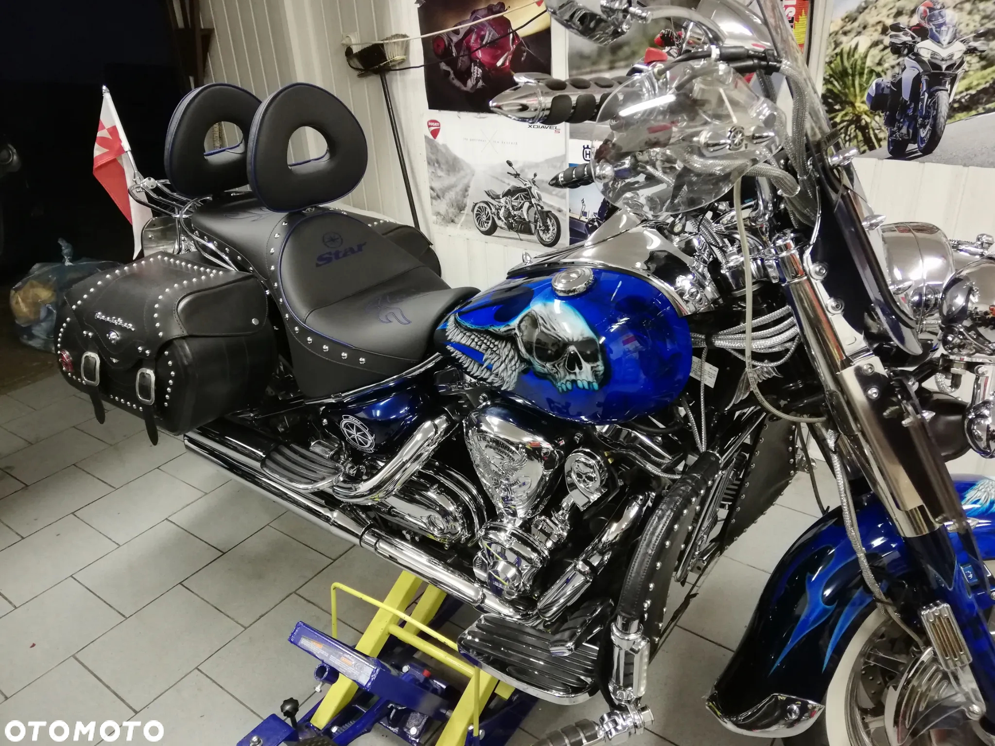 Yamaha Road Star - 2