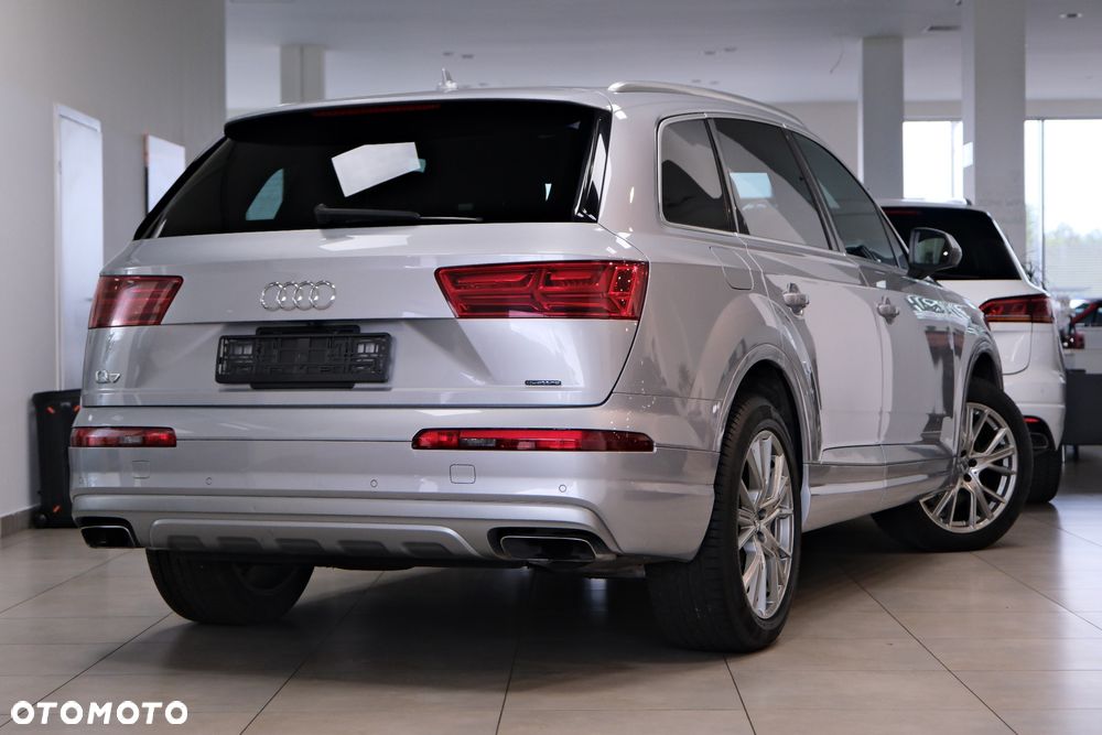 Audi Q7 - 7