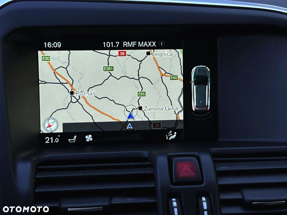 Volvo XC 60 D4 Momentum - 28