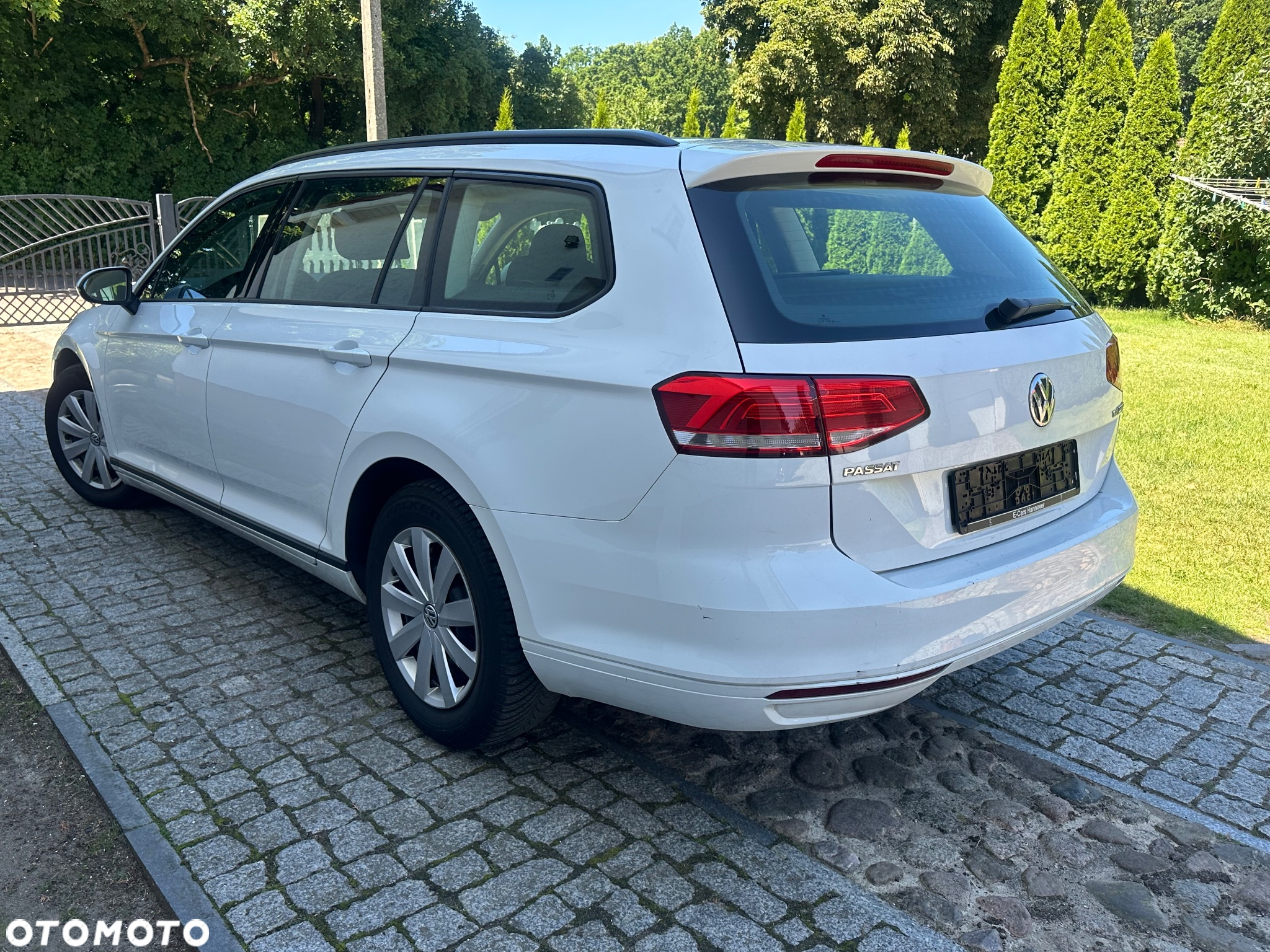 Volkswagen Passat Variant 1.6 TDI SCR BlueMotion Trendline - 4