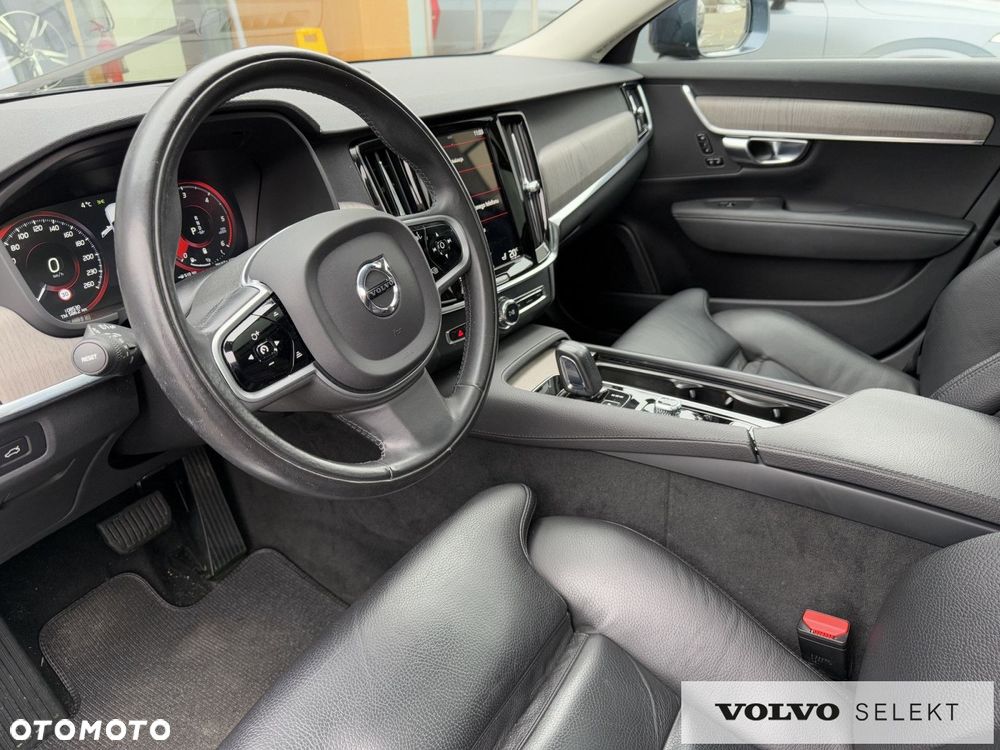 Volvo V90 Cross Country - 13