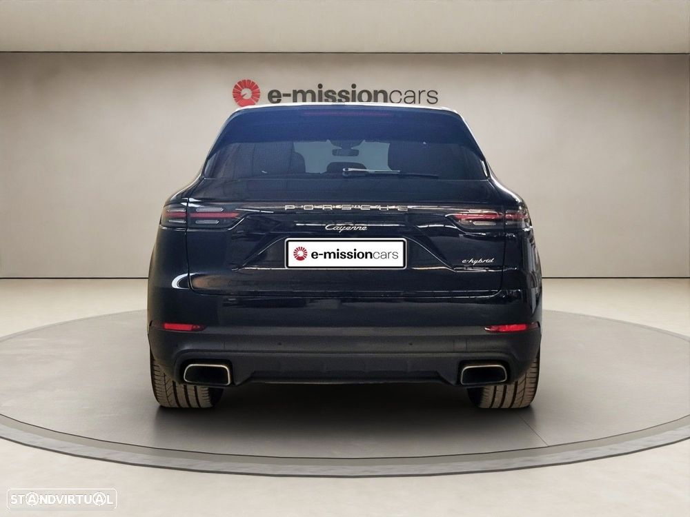 Porsche Cayenne E-Hybrid — fotografia 4