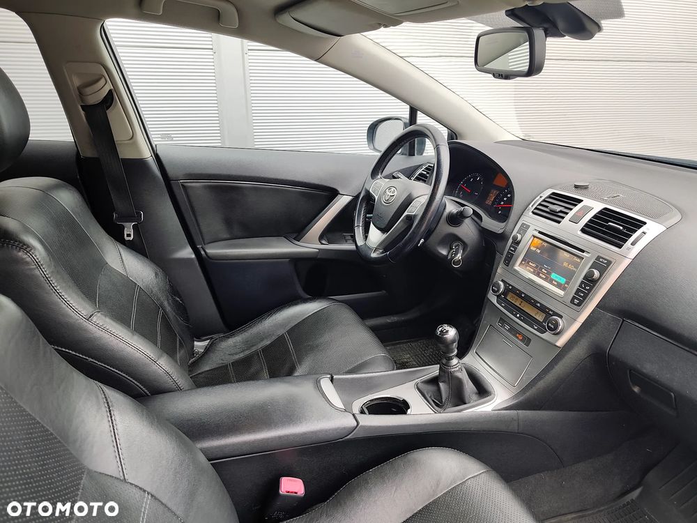 Toyota Avensis 2.0 D-4D Comfort - 25