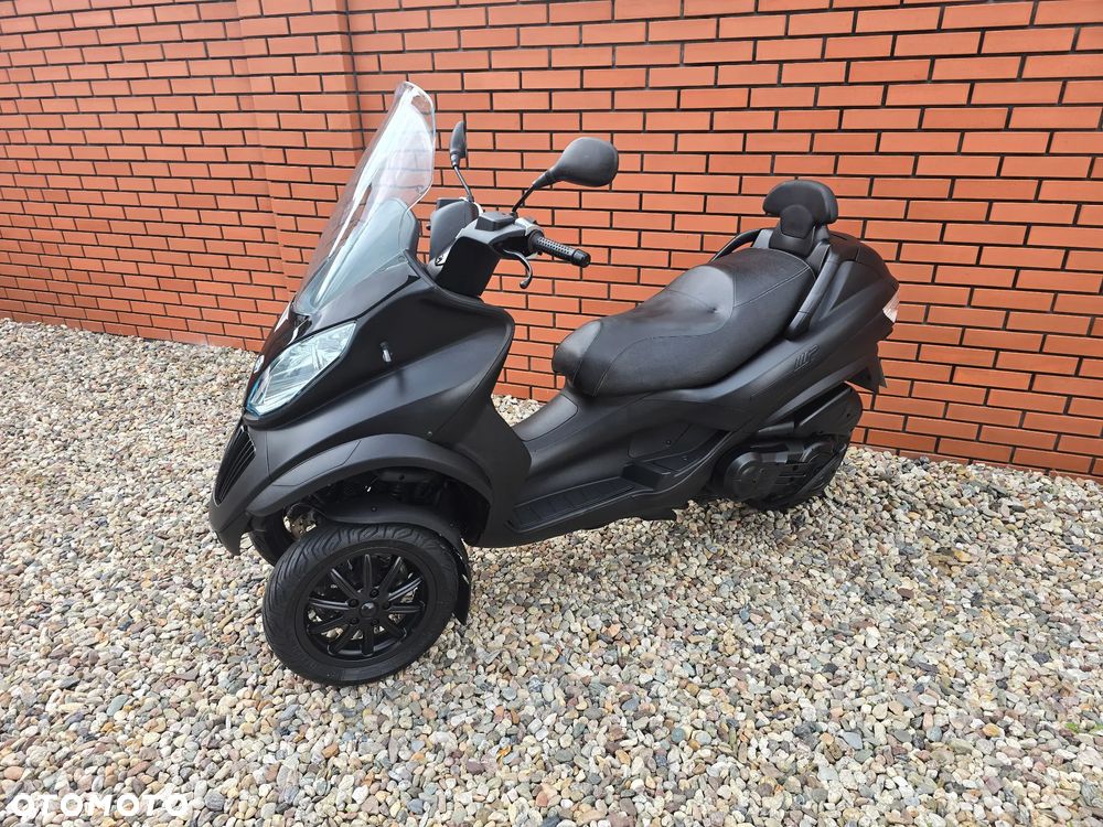 Piaggio MP-3 - 9