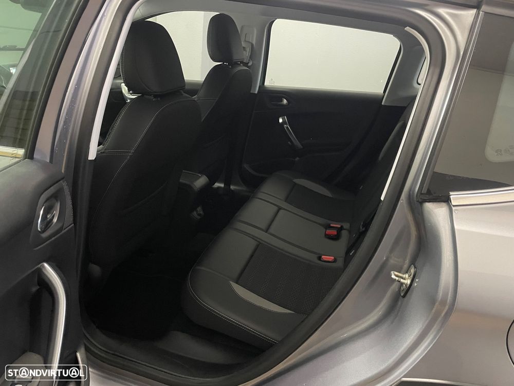 Peugeot 2008 PureTech 110 Stop&Start Allure - 11