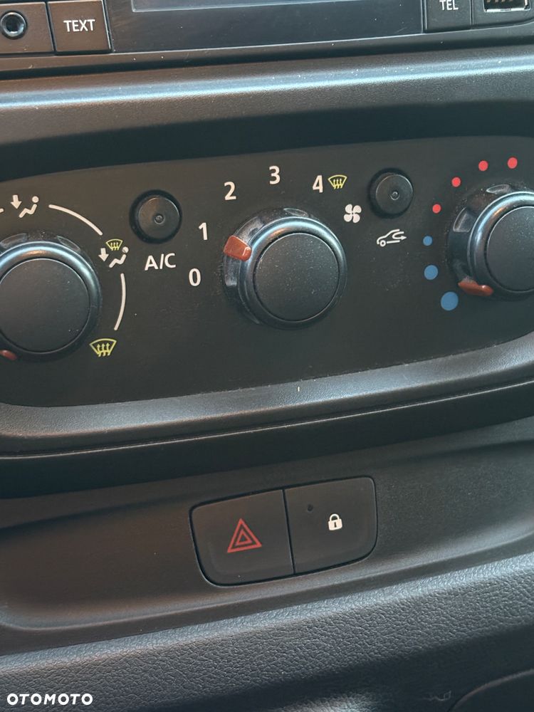 Opel Vivaro - 11