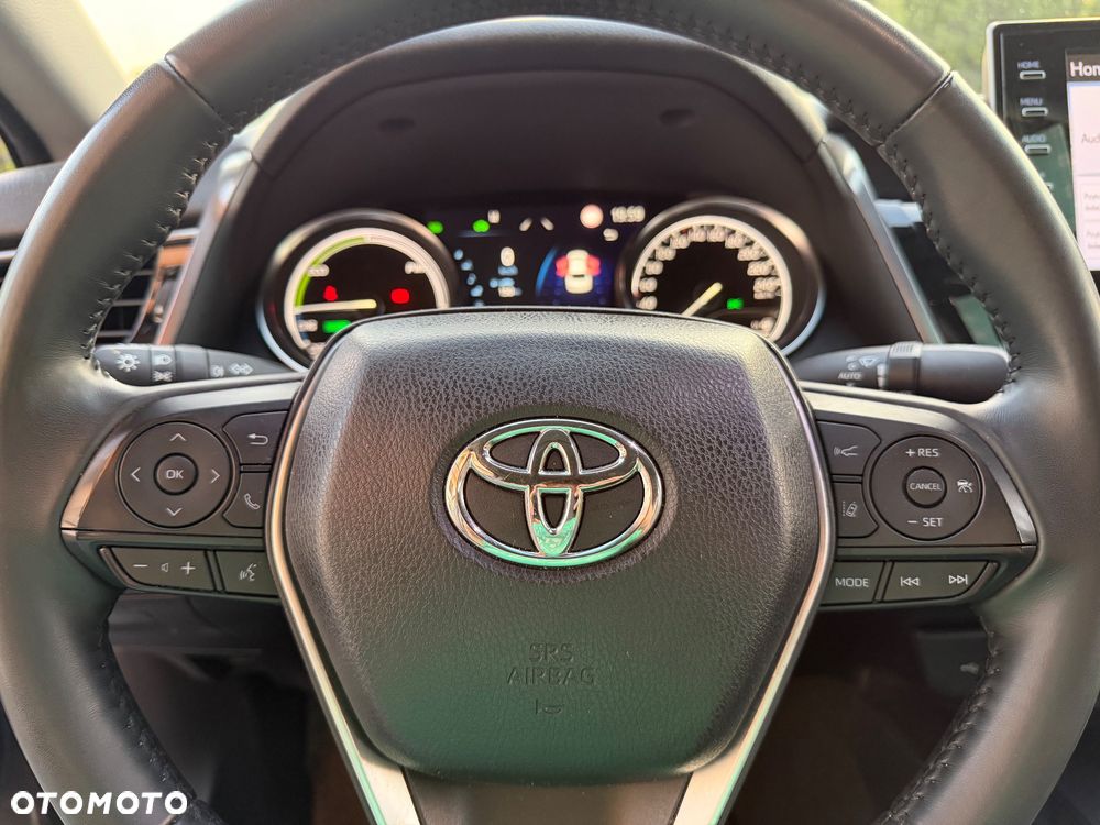 Toyota Camry - 16