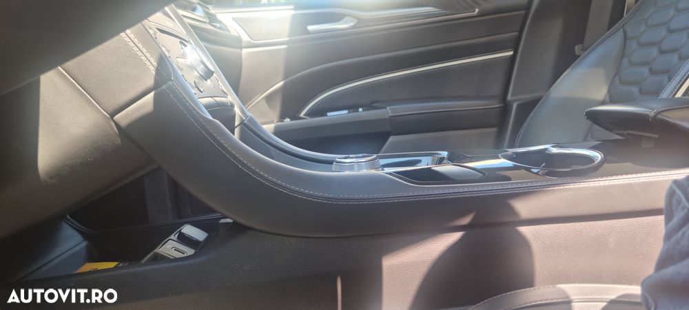 Ford Mondeo 2.0 TDCI Aut. AWD Vignale - 29