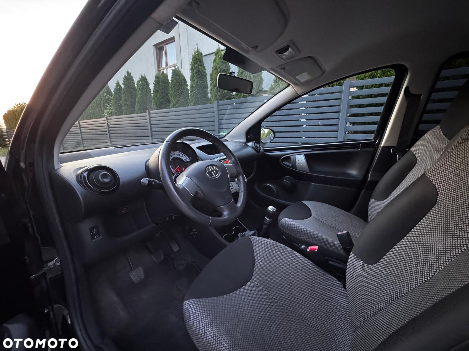 Toyota Aygo Black - 8