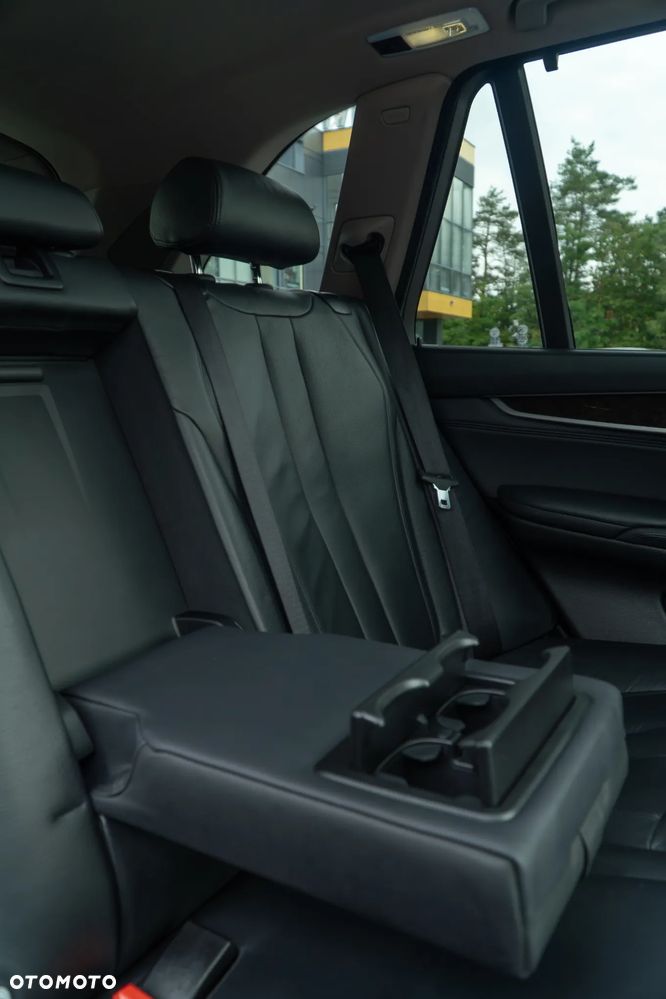 BMW X5 xDrive35i Edition Exclusive - 27