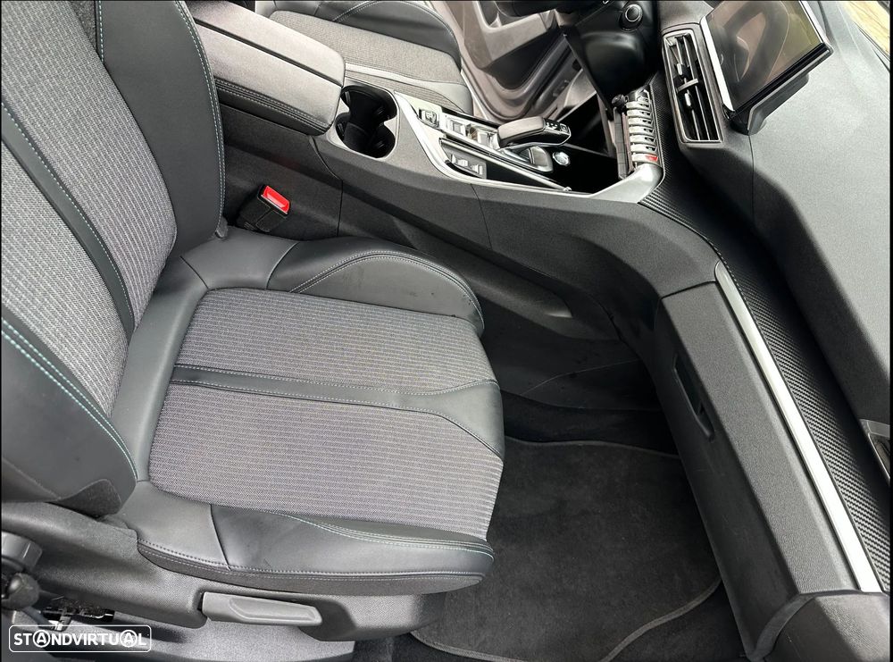 Peugeot 3008 1.6 Hybrid4 Allure Pack e-EAT8 - 16