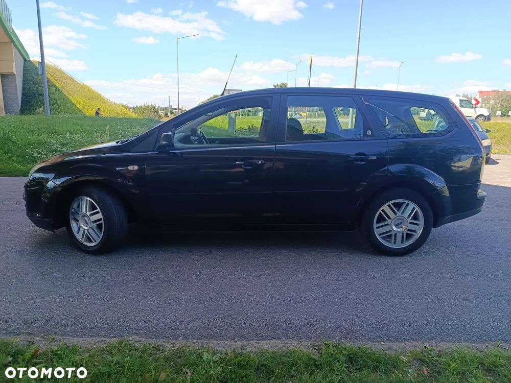 Ford Focus 1.6 TDCi cDPF Ghia - 6