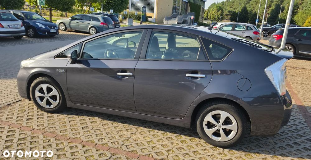 Toyota Prius - 5