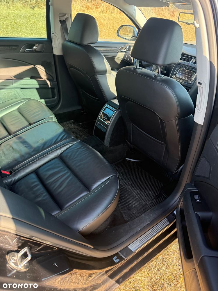 Skoda Superb 2.0 TDI DSG Elegance - 13