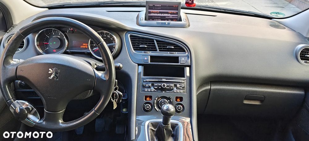 Peugeot 5008 1.6 Premium - 26
