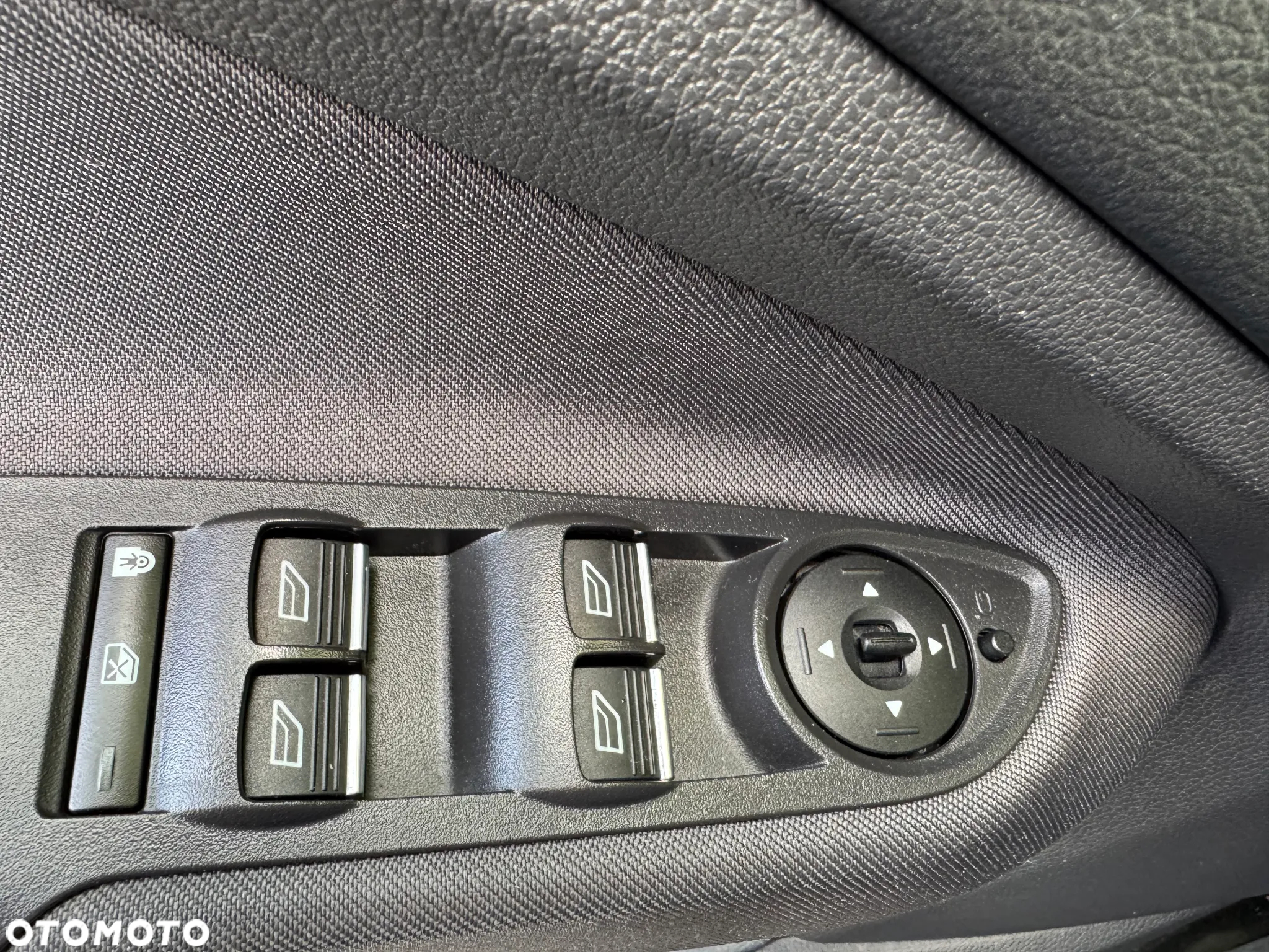 Ford C-MAX 1.5 EcoBoost Start-Stop-System COOL&CONNECT - 24