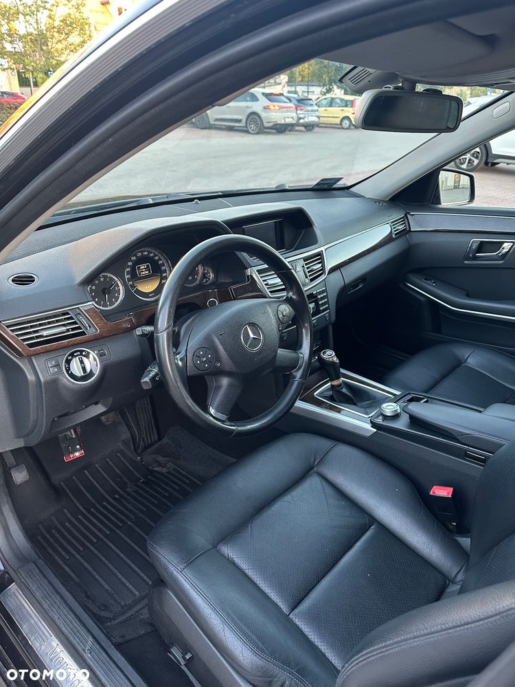 Mercedes-Benz Klasa E 200 CDI BlueEff Avantgarde - 5