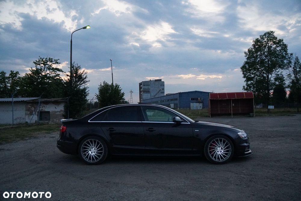 Audi A4 Limousine - 5