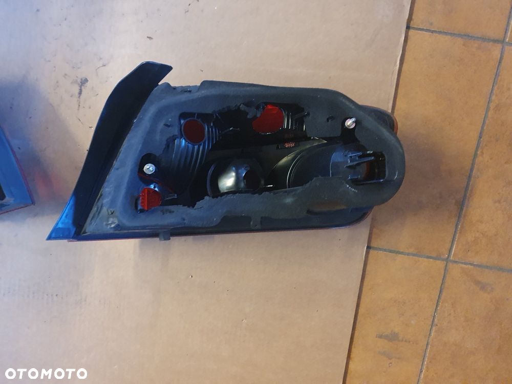 LAMPA L/P TYŁ PEUGEOT 407 SEDAN - 9