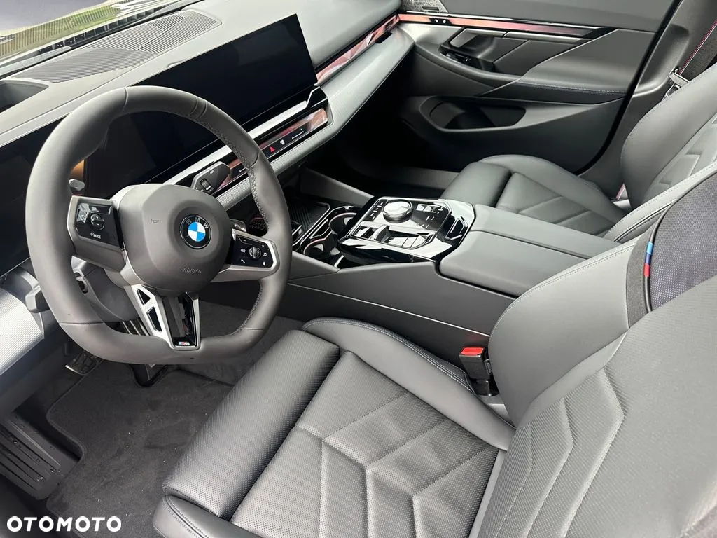 BMW Seria 5 520d xDrive mHEV M Sport - 8