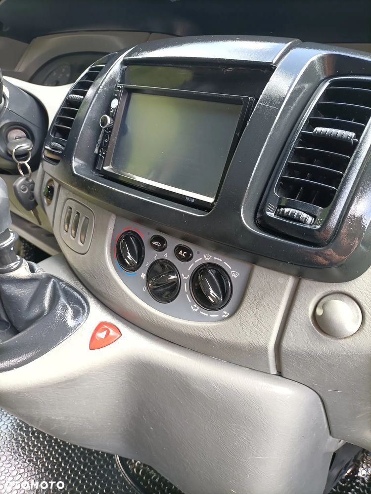 Opel Vivaro - 9