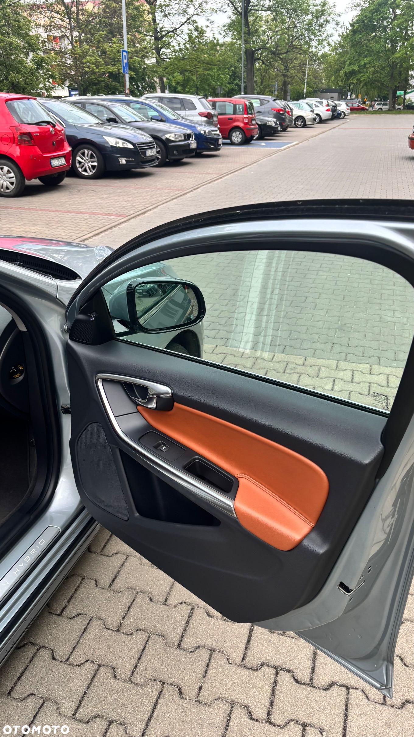 Volvo V60 D6 AWD Plug-in Hybrid Summum - 28