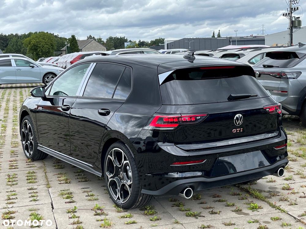 Volkswagen Golf - 5