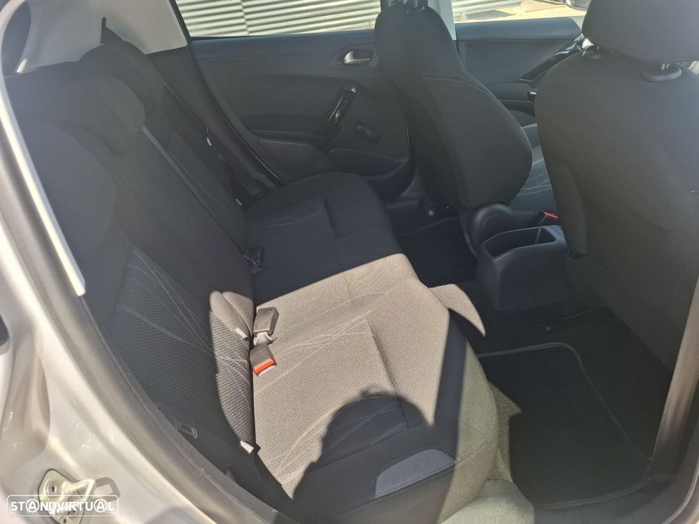 Peugeot 208 1.2 PureTech Active - 23