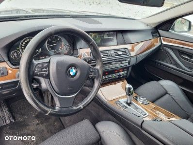 BMW Seria 5 530d xDrive - 6