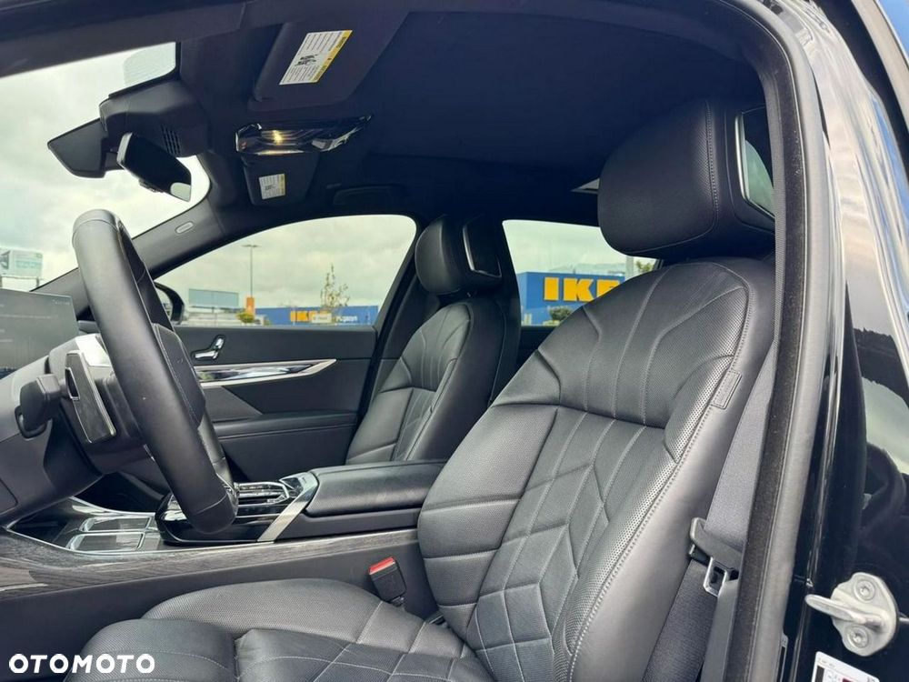 BMW Seria 7 750i xDrive - 18