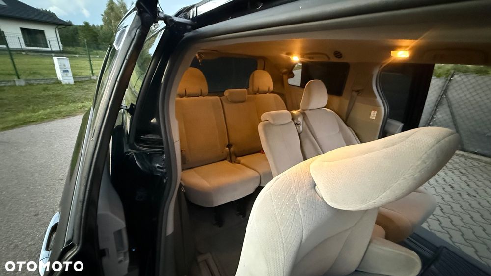 Toyota Sienna 3.5 V6 - 18