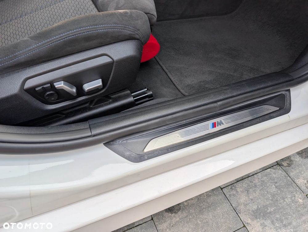 BMW Seria 3 320d M Sport - 9