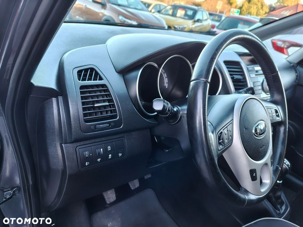 Kia Venga - 15