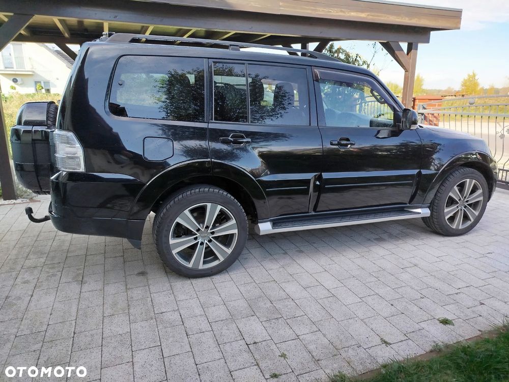 Mitsubishi Pajero - 4