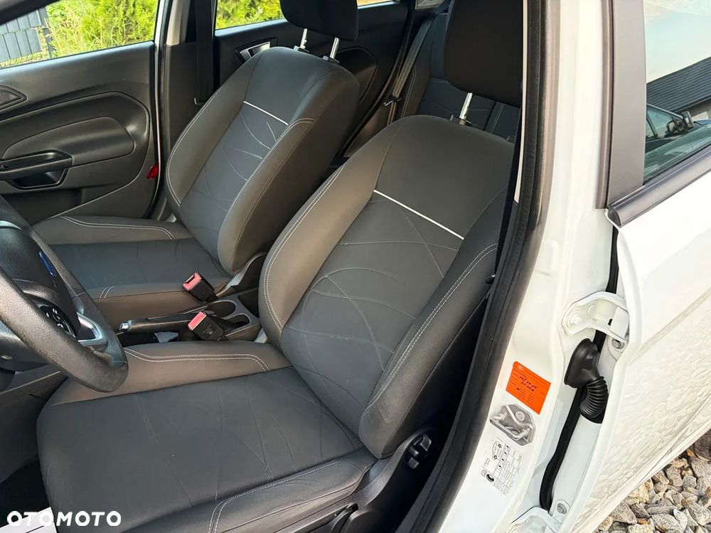 Ford Fiesta - 32