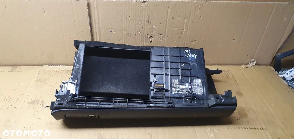 Schowek pasażera Mercedes ML W164 Europa A1646800091 - 5