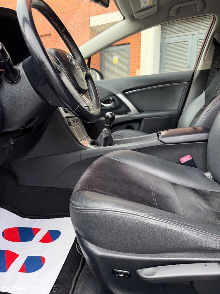Toyota Avensis 1.8 Sol plus NAVI - 36