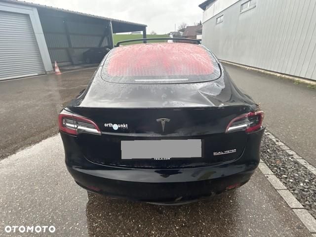 Tesla Model 3 - 6