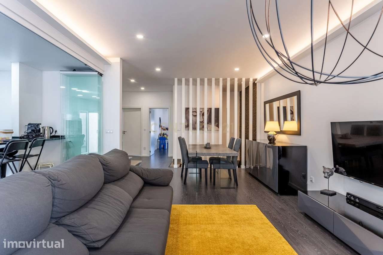 Apartamento T4 Duplex com Terraço | Estacionamento para 2 Viaturas | O - Grande imagem: 3/41