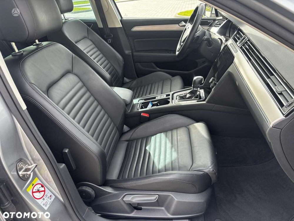 Volkswagen Passat 2.0 TDI Bi-Turbo BMT 4Mot Highline DSG - 16