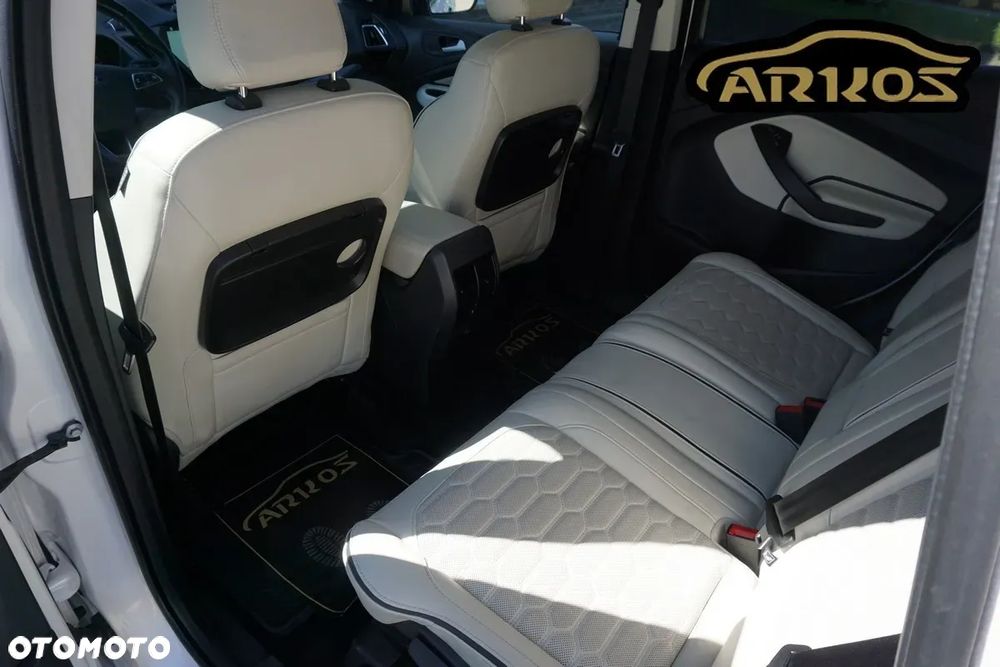 Ford Kuga 2.0 TDCi 4x4 Vignale - 34