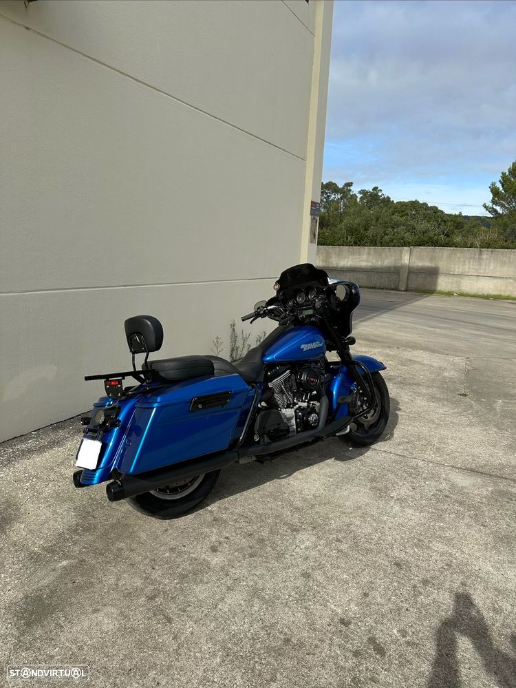 Harley-Davidson FLHT - 9
