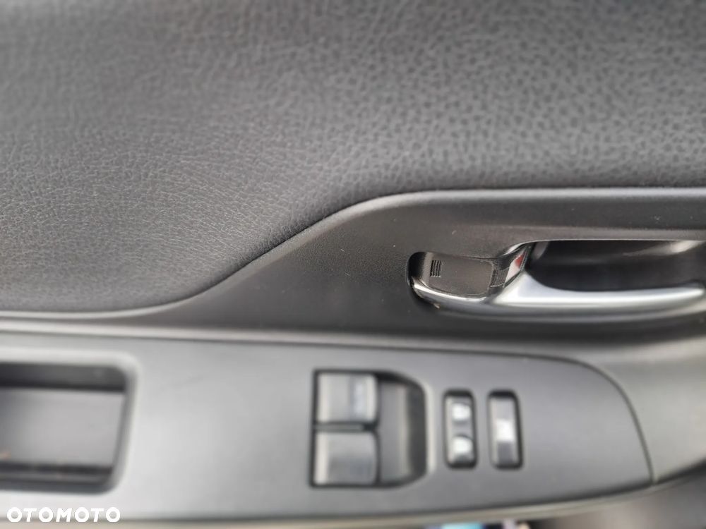Toyota Yaris 1.5 Premium - 9