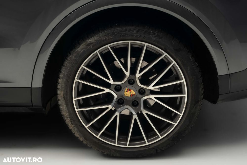 Porsche Cayenne Tiptronic S - 12